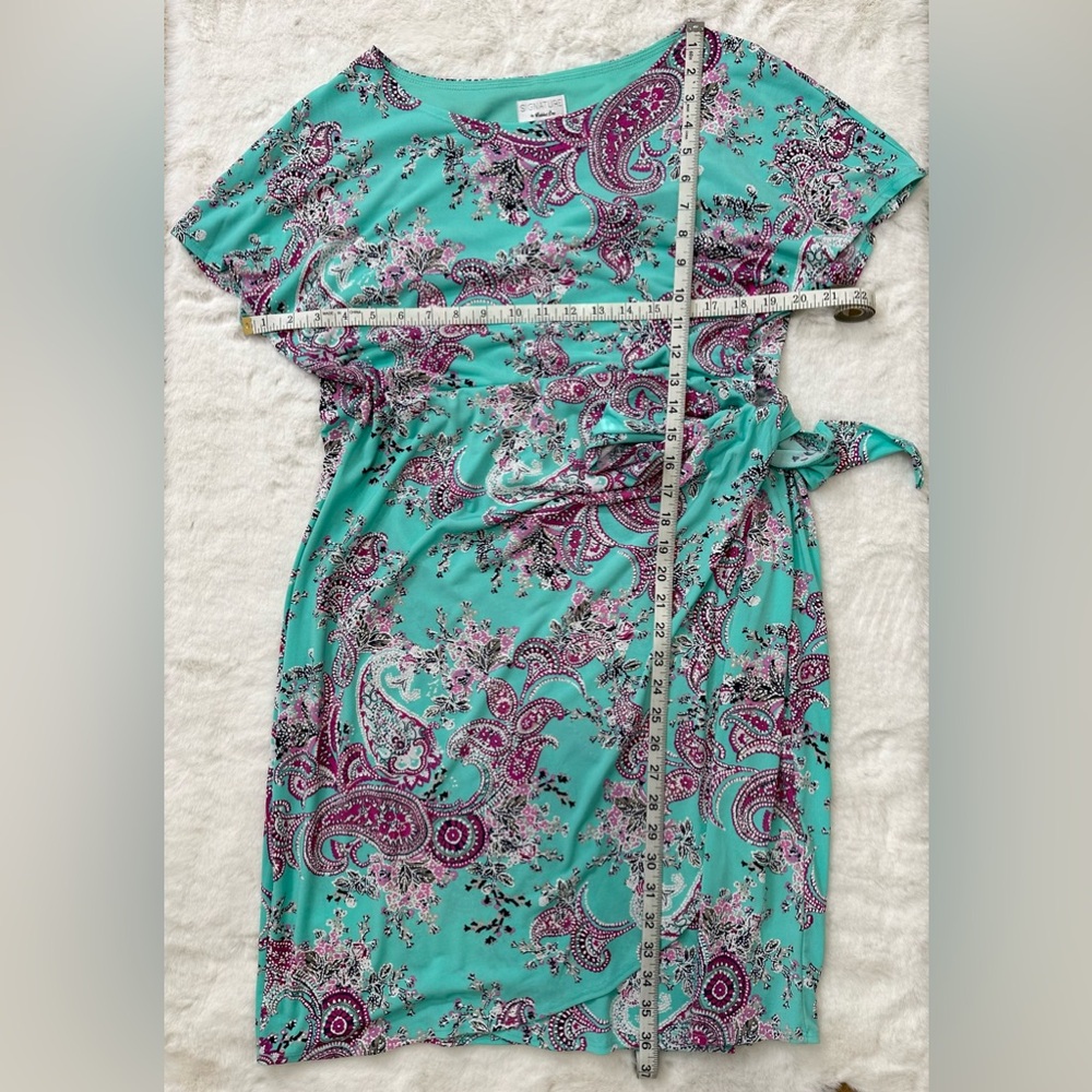Signature by Robbie Bee Paisley Short Sleeve Faux Wrap Dress W/ Tie Waist Size L - Picture 7 of 7